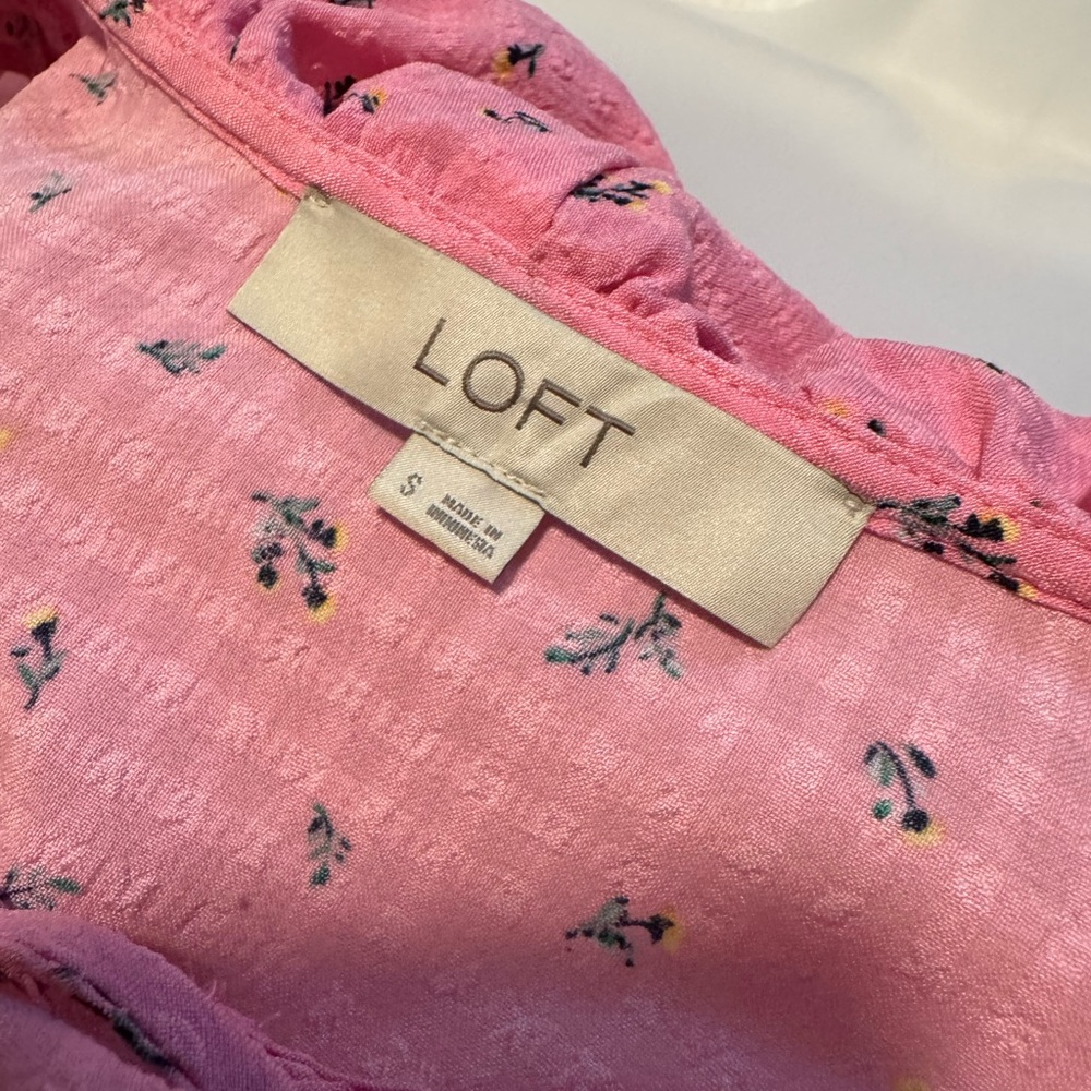 LOFT Pink Ruffled Blouse - Picture 5 of 5